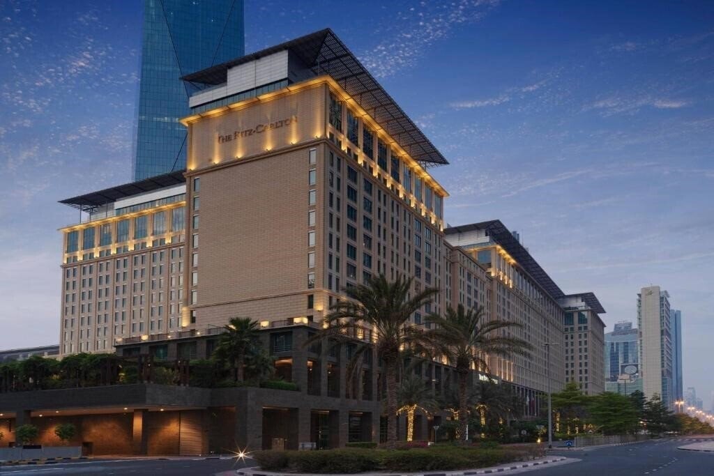 The Ritz-Carlton, DIFC Downtown 5* қонақ үйі