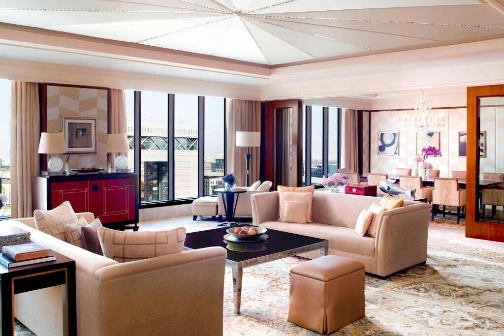 The Ritz-Carlton, DIFC Downtown 5* суреті