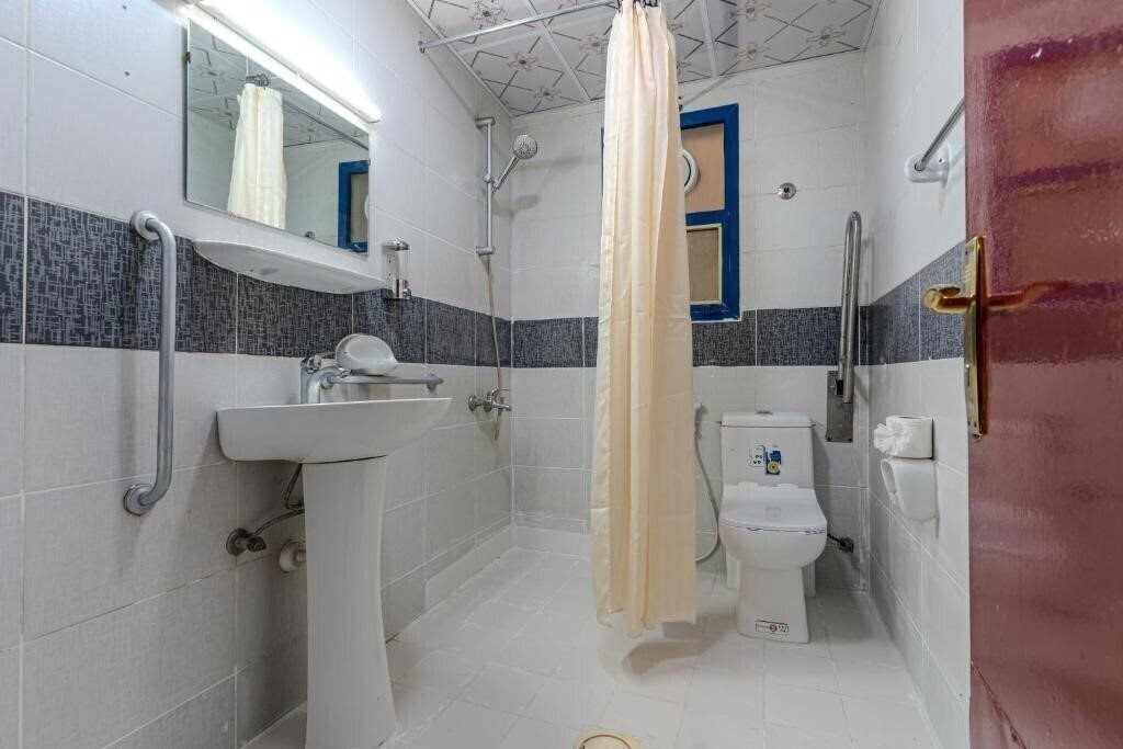 Фото City Relax Hotel 2*