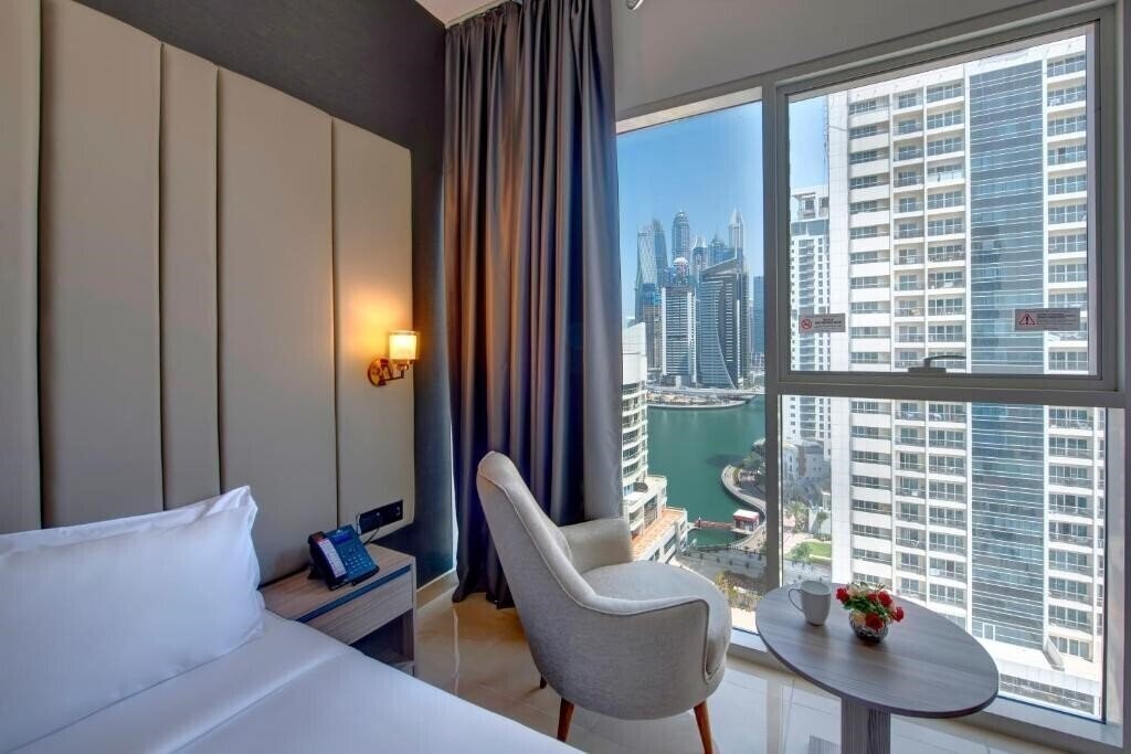 Фото Royal Regency Suites Dubai Marina (ex. Royal Regency Holiday Homes) 4*