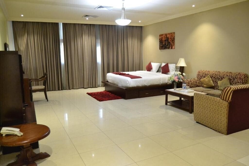 Отель Oriental Corner Hotel Apartments (ex. Oriental Palace Hotel Apartments, OYO 124 Oriental Palace Hotel Apartment) 3*