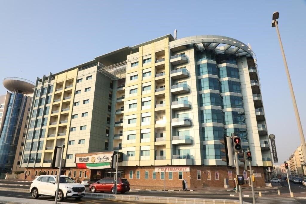 Отель West Zone Plaza Hotel Apartments 4*