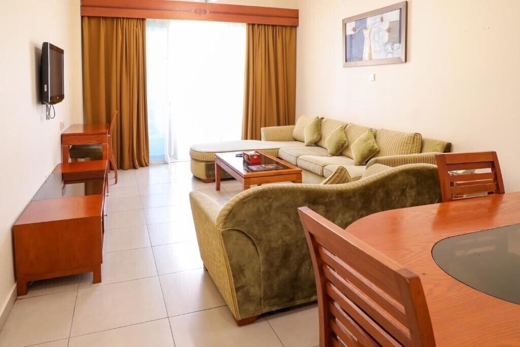 Фотография West Zone Plaza Hotel Apartments 4*