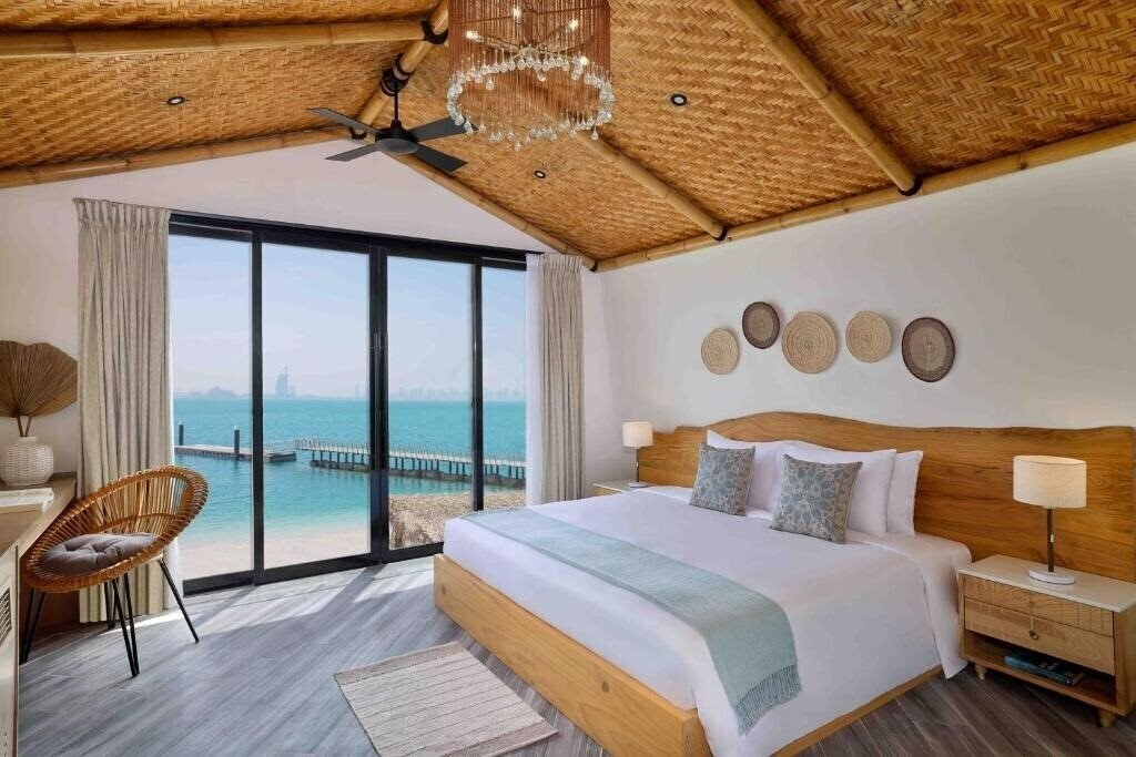 Фото Anantara World Islands Dubai Resort 5*