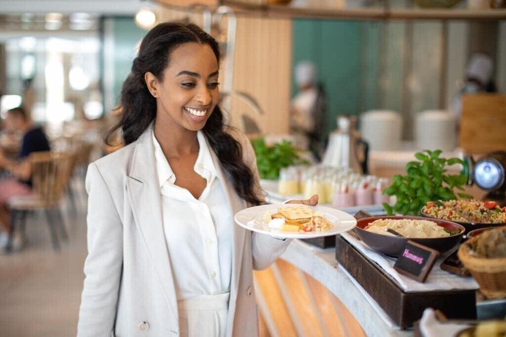 Delta Hotels by Marriott Dubai Investment Park 4* фотосуреті