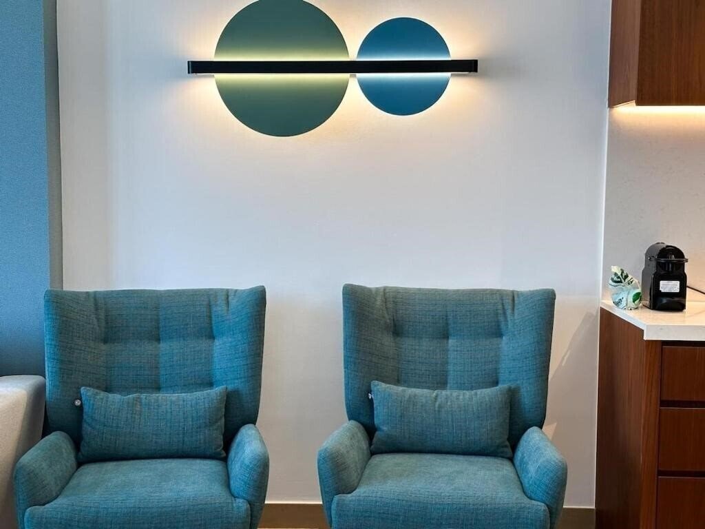 Фото 1BR with Canal View In Jumeirah 4*