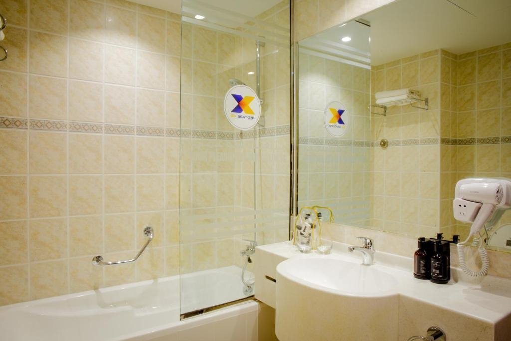 Six Seasons Hotels (ex. Regal Plaza Hotel Dubai) 3* фотосуреті