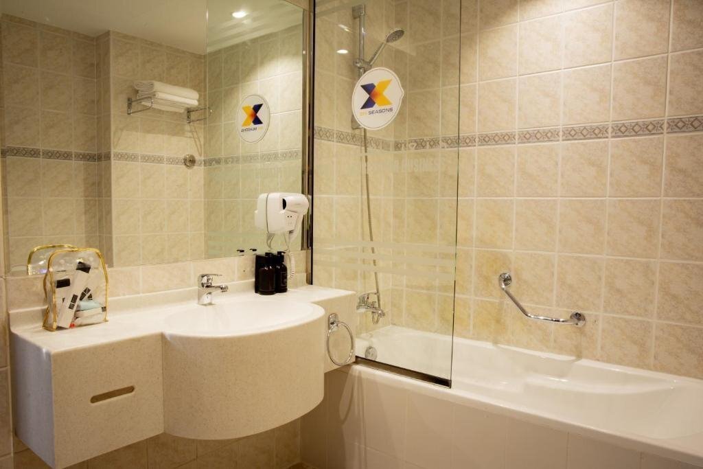 Six Seasons Hotels (ex. Regal Plaza Hotel Dubai) 3* суреті