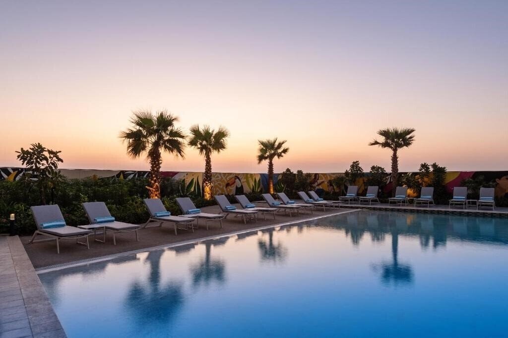 Damac Maison Aykon City Dubai 4* суреті