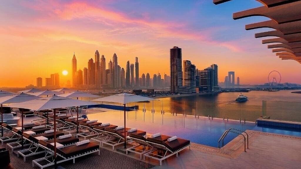 Отель Voco Dubai The Palm 4*