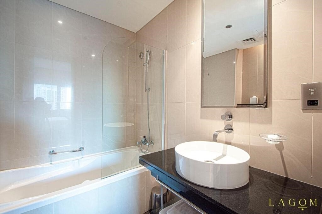 Фото Songs Of The Lake By Lagom In Bonnington Tower Apart апартаменты