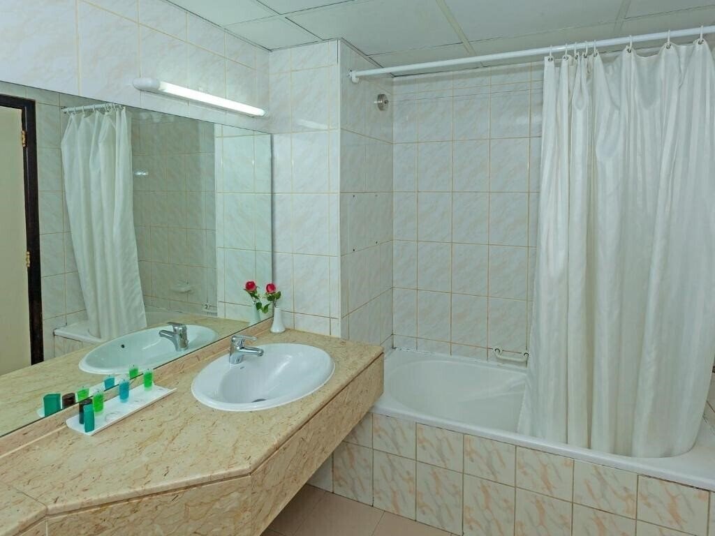 Фото Wave International Hotel (ex. Florida International) 2*