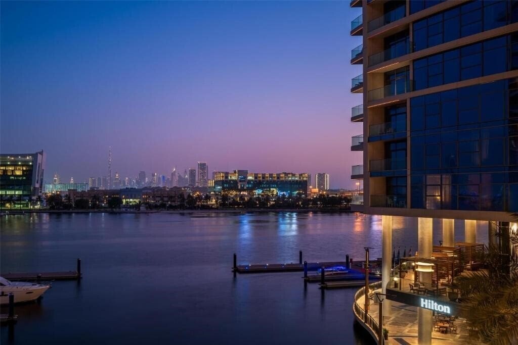 Отель Hilton Dubai Creek Hotel & Residences 5*