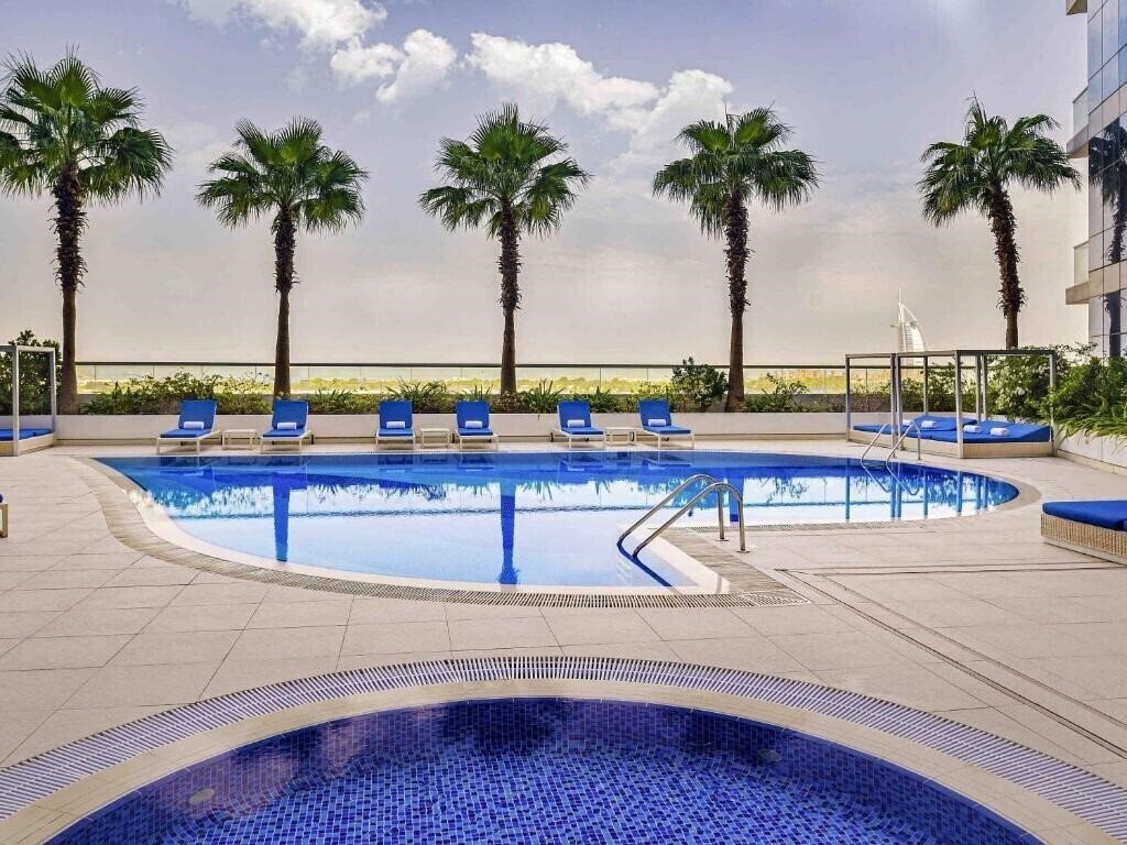 Отель Al Barsha Premium Hotel Apartments 4*