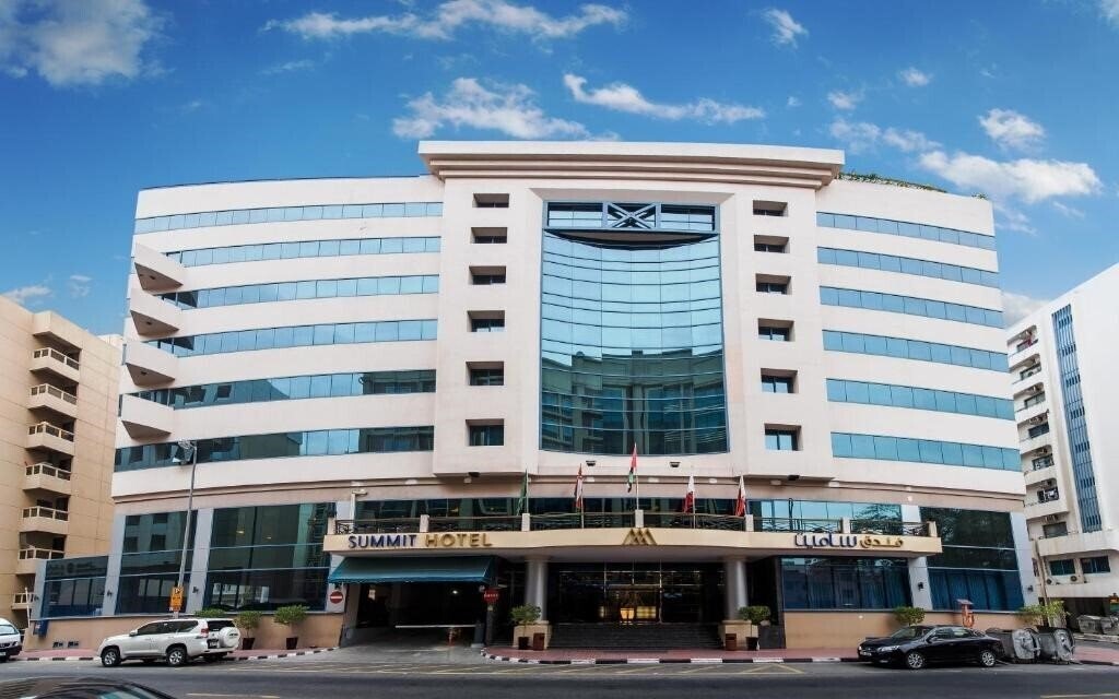 Отель Hallmark Hotel 4*