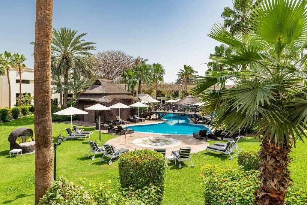 Le Meridien Dubai Hotel & Conference Centre 5* қонақ үйі