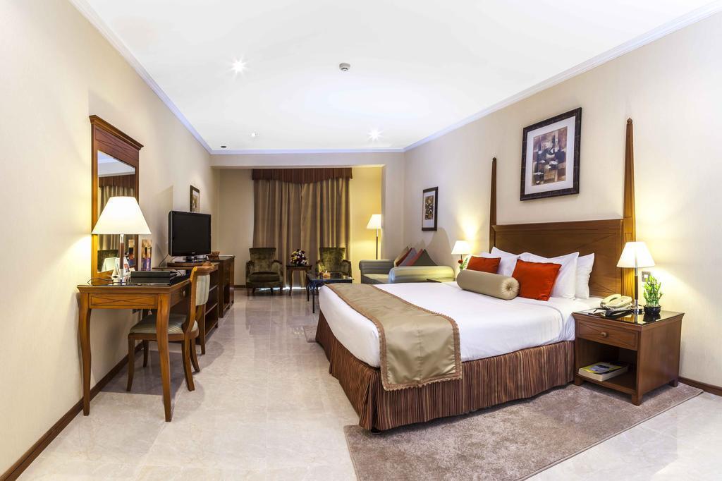 The Country Club Hotel 4* суреті