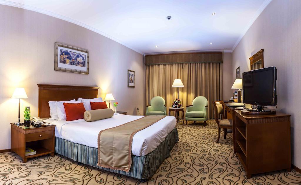 The Country Club Hotel 4* суреті