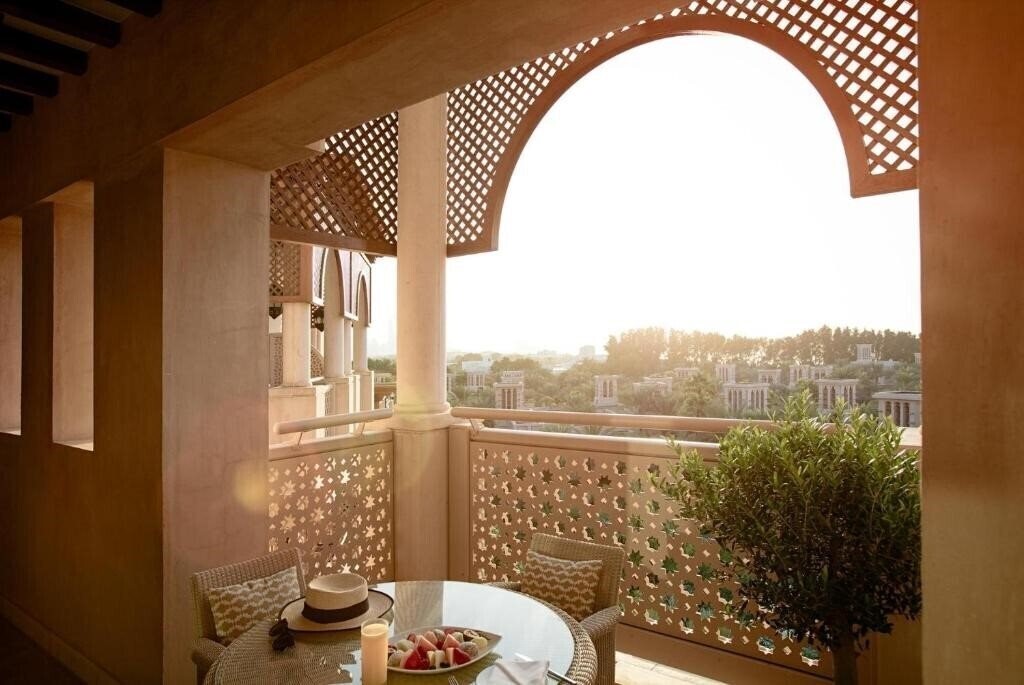 Фото Jumeirah Al Qasr 5*