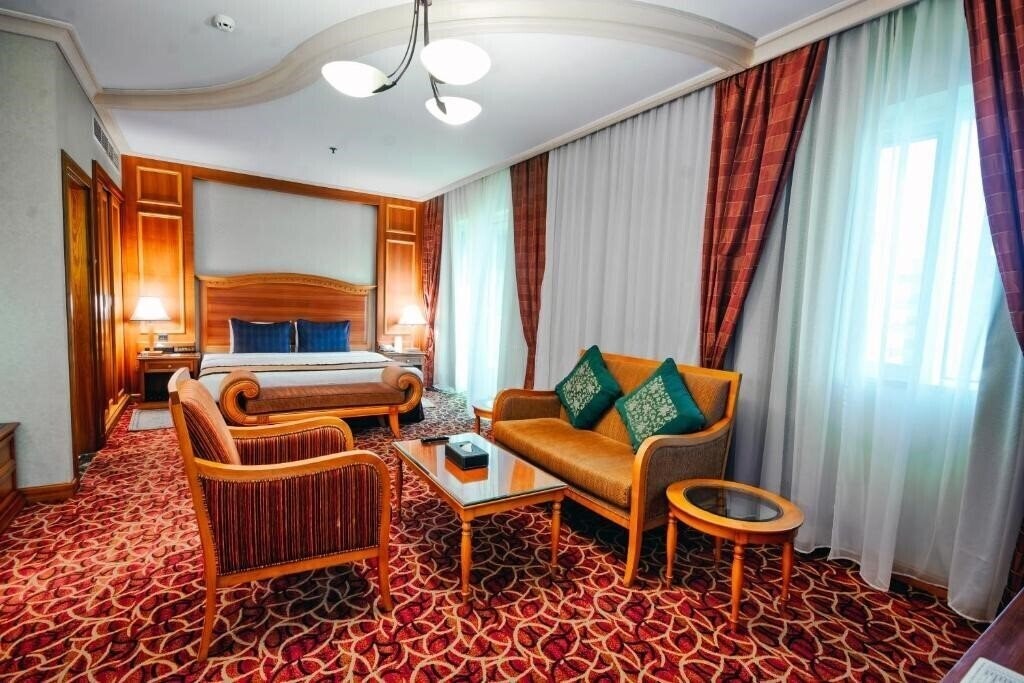 Изображение Avenue 4*