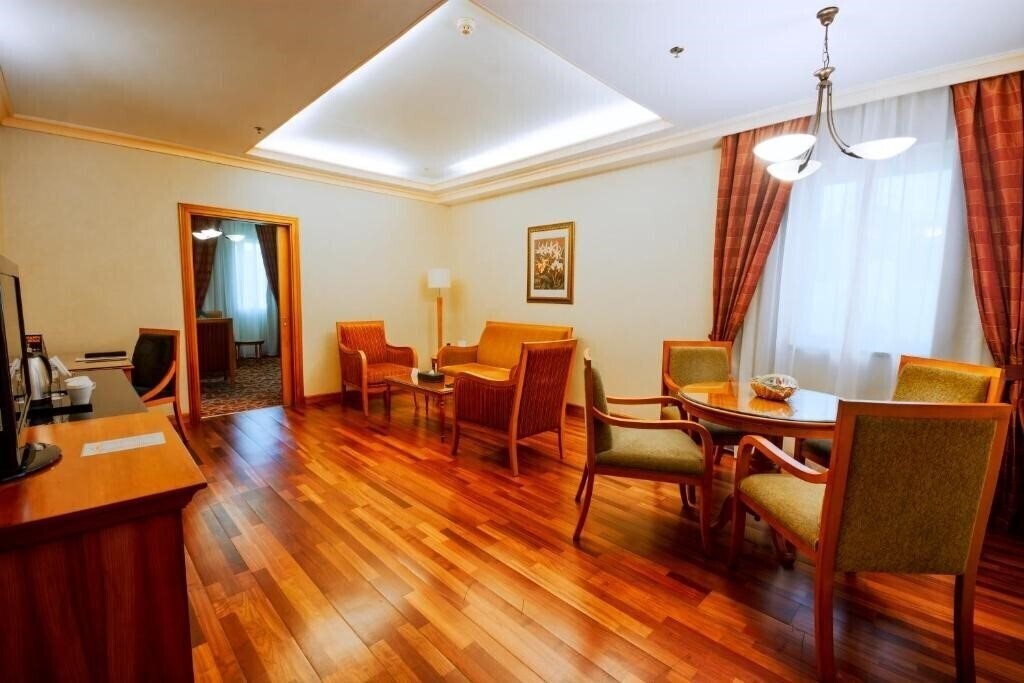 Картинка Avenue 4*