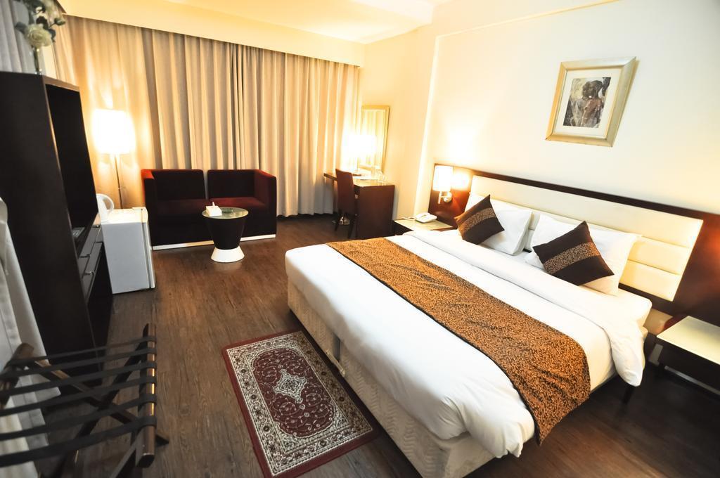 Отель Phoenicia Hotel 2*