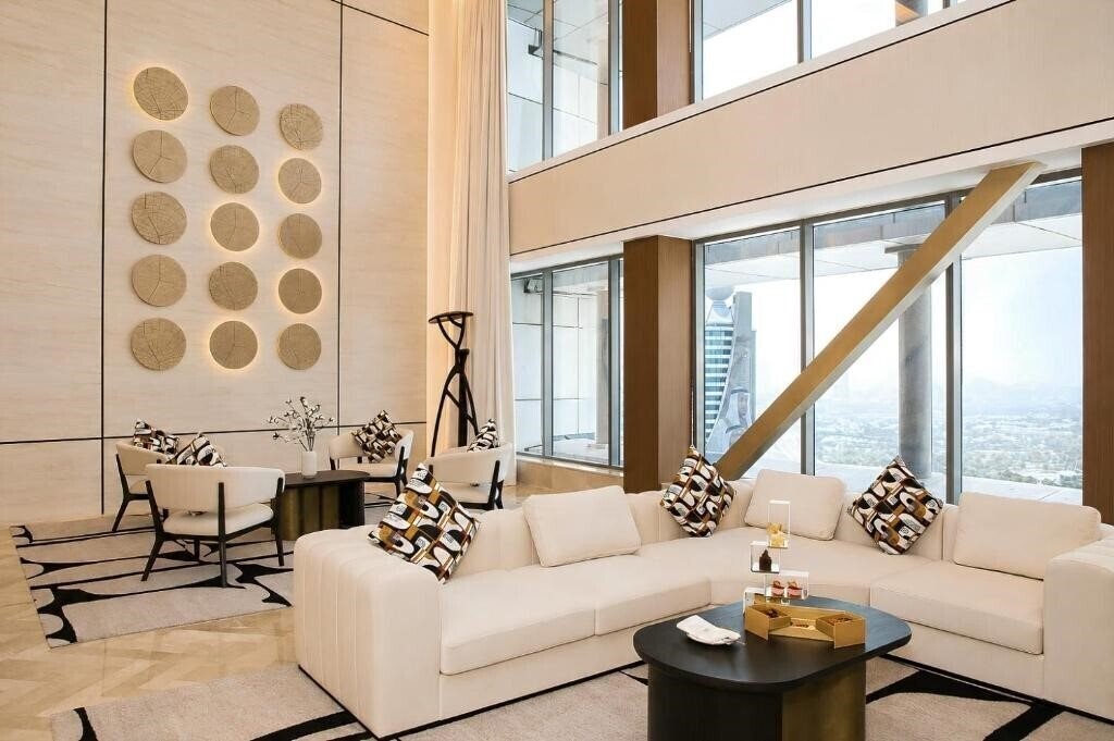 The Monarch Dubai 5* қонақ үйі