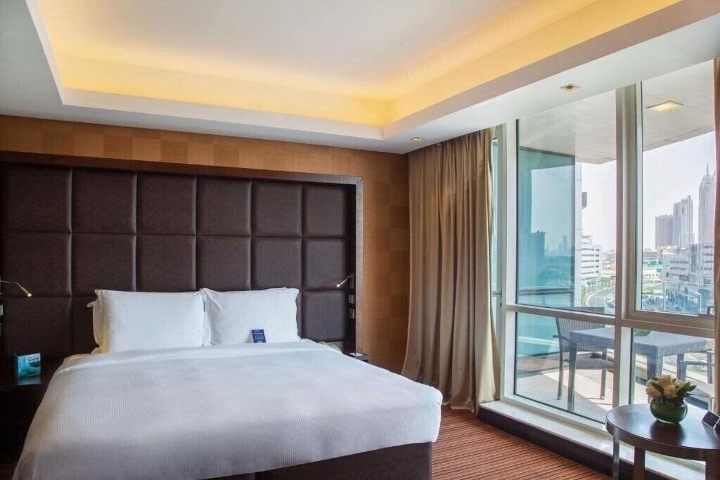 Картинка Radisson Blu Hotel, Dubai Media City (ex. Radisson SAS Hotel Dubai Media City) 4*