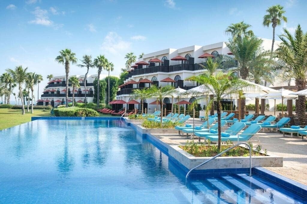 Palm Tree Court Jebel Ali 5* қонақ үйі