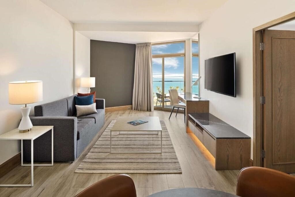 Фотография JA Beach Hotel (ex. Jebel Ali Beach) 5*