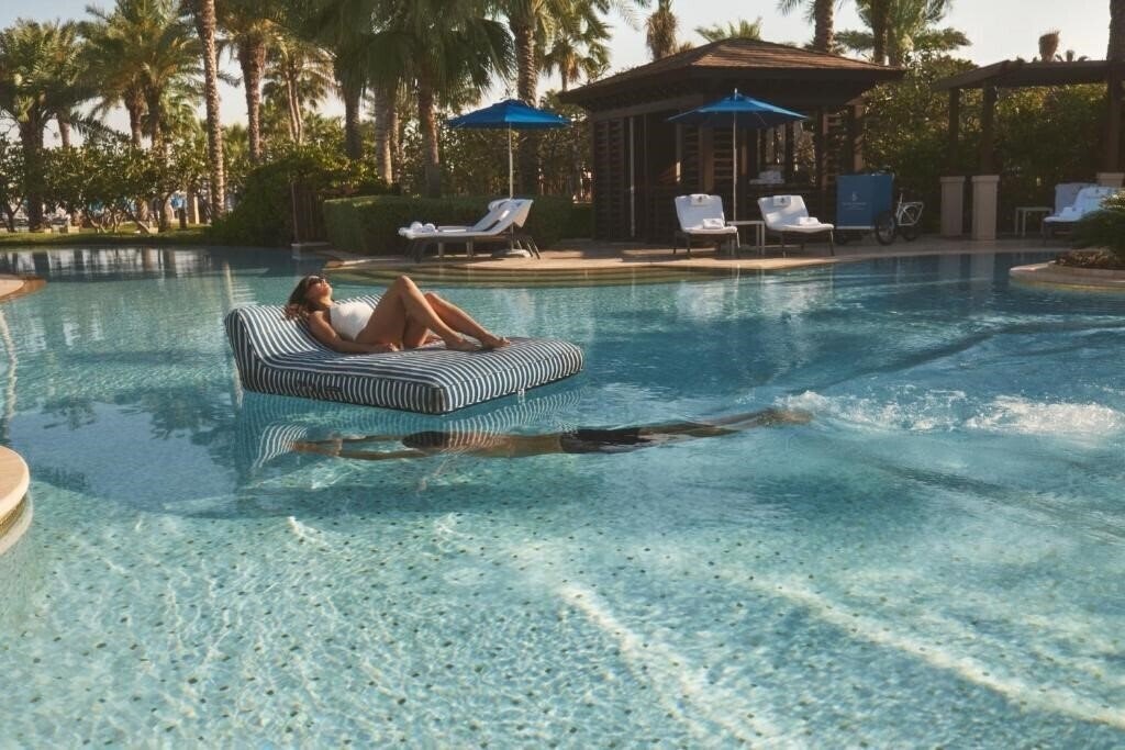 Four Seasons Resort Dubai at Jumeirah Beach (ex. Four Seasons Resort Jumeirah Beach, Four Seasons Resort Jumeirah) 5* қонақ үйі