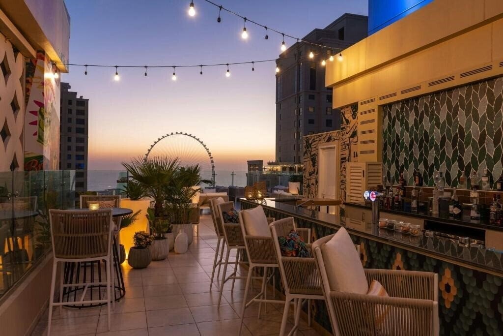 Отель Sheraton The Walk, Dubai 4*