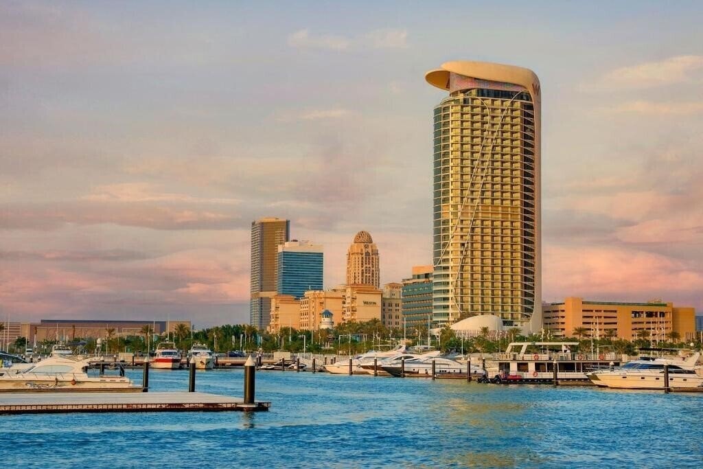 Отель W Dubai Mina Seyahi 5*