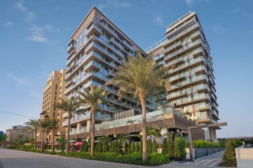 Изображение Radisson Beach Resort Palm Jumeirah 4*