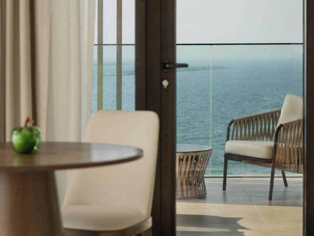 Фото Delano Dubai Deluxe (ex. Bluewaters Beach Hotel Dubai) 5*