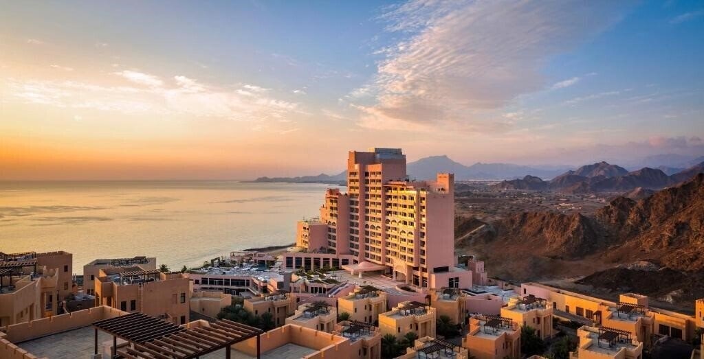 Фото Fairmont Fujairah Beach Resort 5*