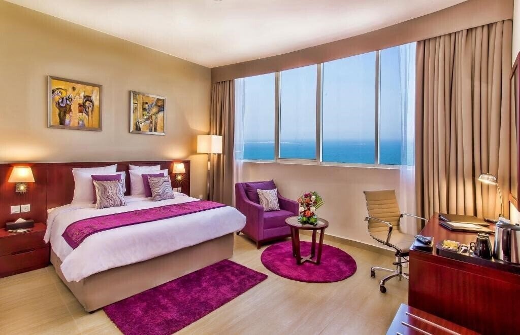 Фото V Hotel Fujairah 4*