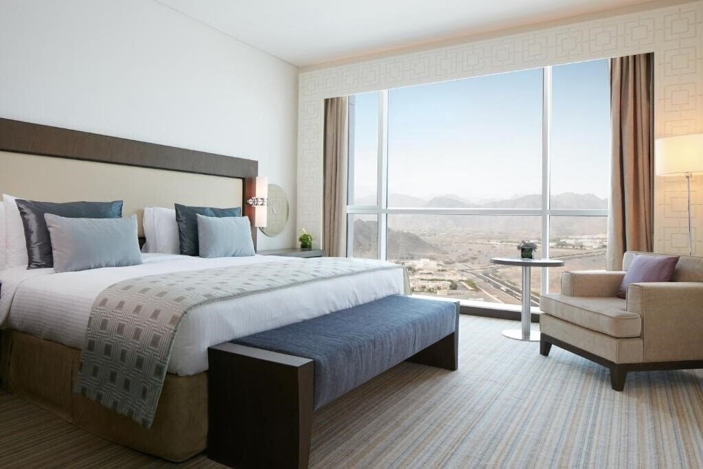 Фото Royal M Hotel Fujairah 5*