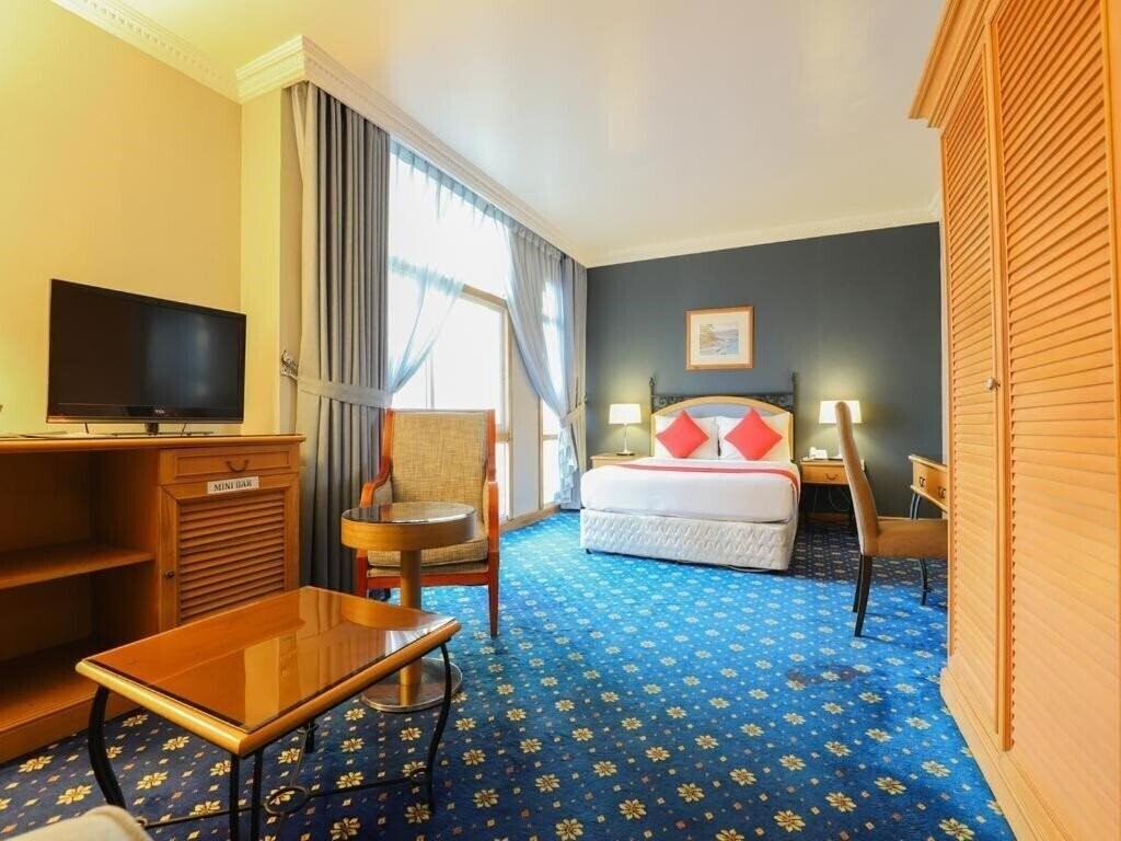 Отель Oyo 328 City Plaza Hotel 2*