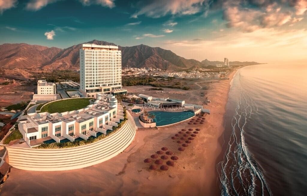 Royal M Hotel & Resorts Al Aqah Beach 5* қонақ үйі