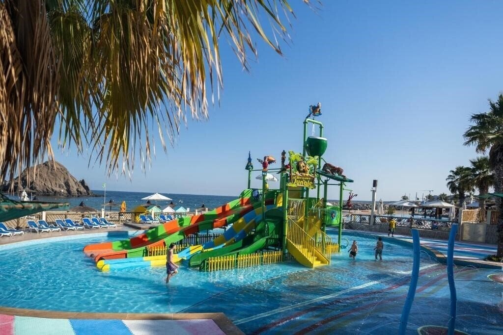Sandy Beach Hotel And Resort 3* суреті