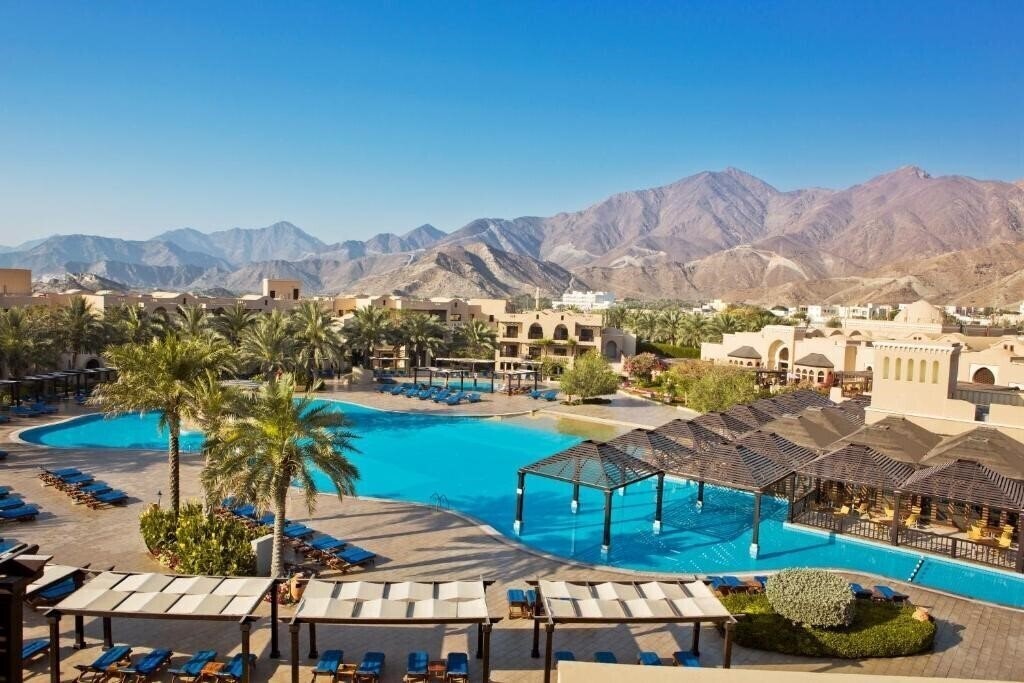 Отель Miramar Al Aqah Beach Resort 5*