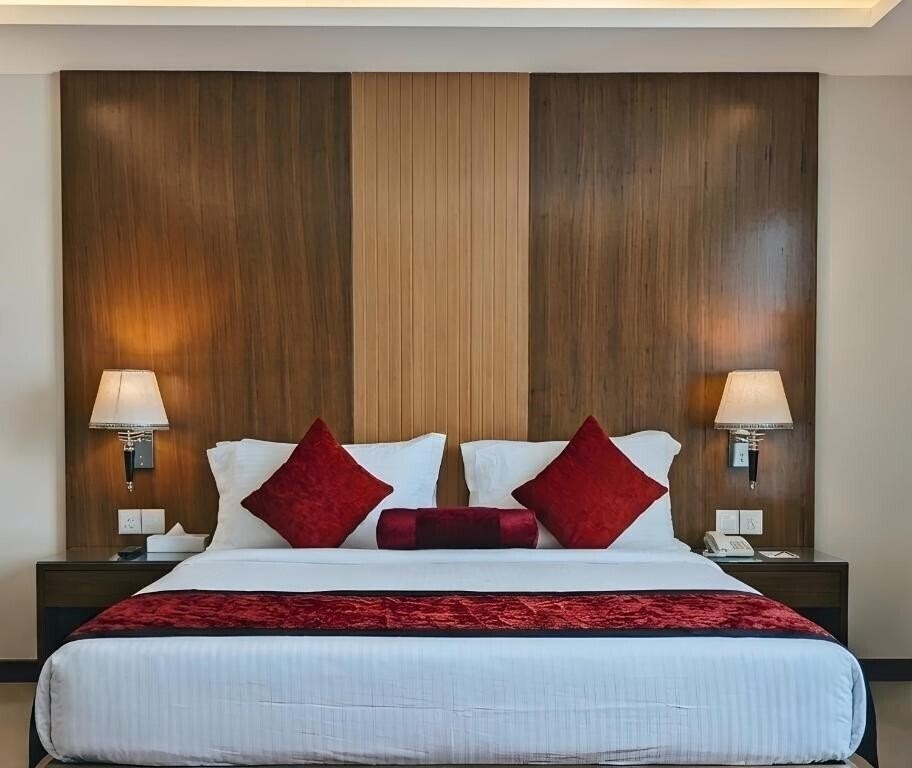 Отель City Tower Hotel 4*