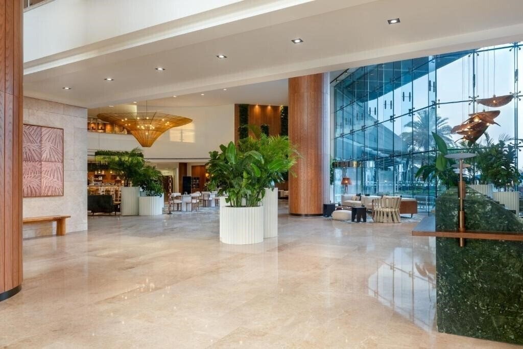 Отель Yas Plaza Mangroves by IHG 4*
