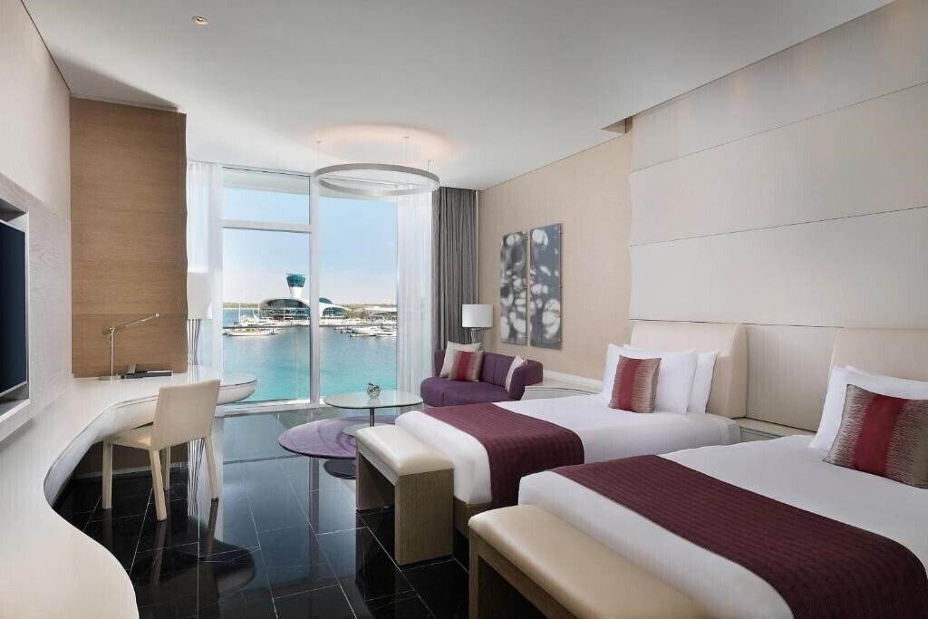 Фото W Abu Dhabi - Yas Island (ex. Yas Hotel Abu Dhabi,  Yas Viceroy) 5*