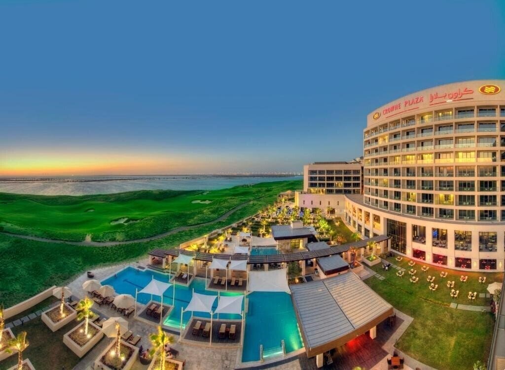 Crowne Plaza Abu Dhabi Yas Island 4* қонақ үйі