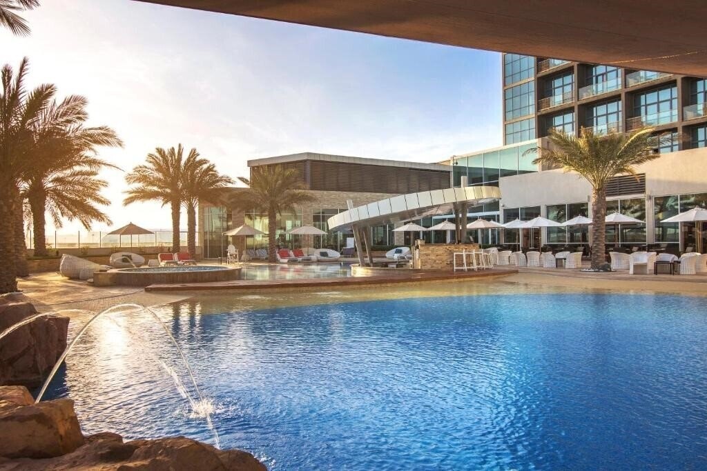 Yas Plaza Hotel Roulette 4* қонақ үйі