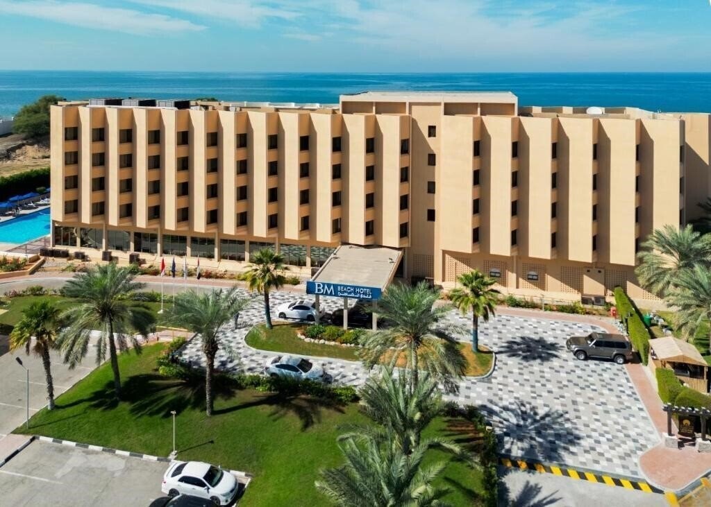 BM Beach Hotel (ex. Bin Majid Beach Hotel) 4* қонақ үйі