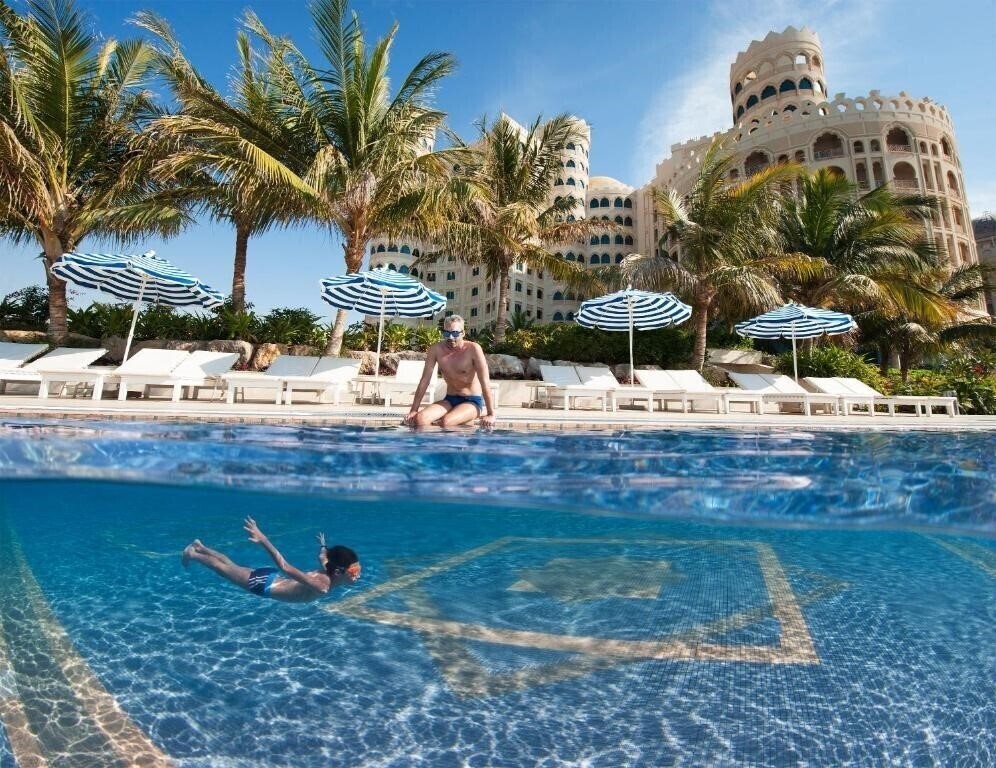 Al Hamra Residence (ex. Al Hamra Palace Beach Resort) 5* фотосуреті