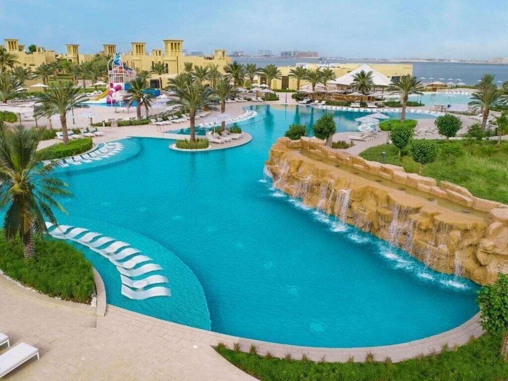 Sofitel Al Hamra Beach Resort 5* қонақ үйі